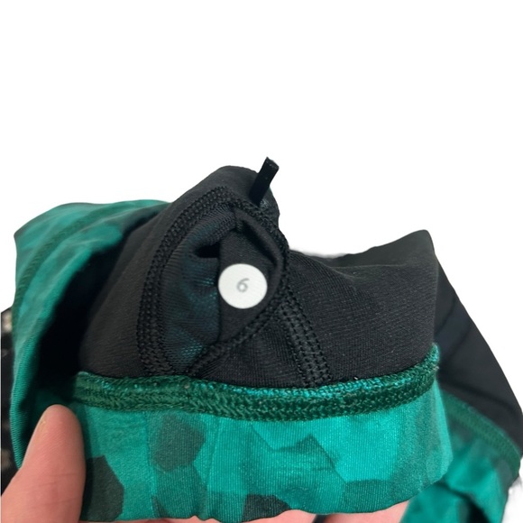 Lululemon Sports Bra Womens Green Racerback Sleeveless Compression Lace Run Sz 6 - Picture 11 of 12